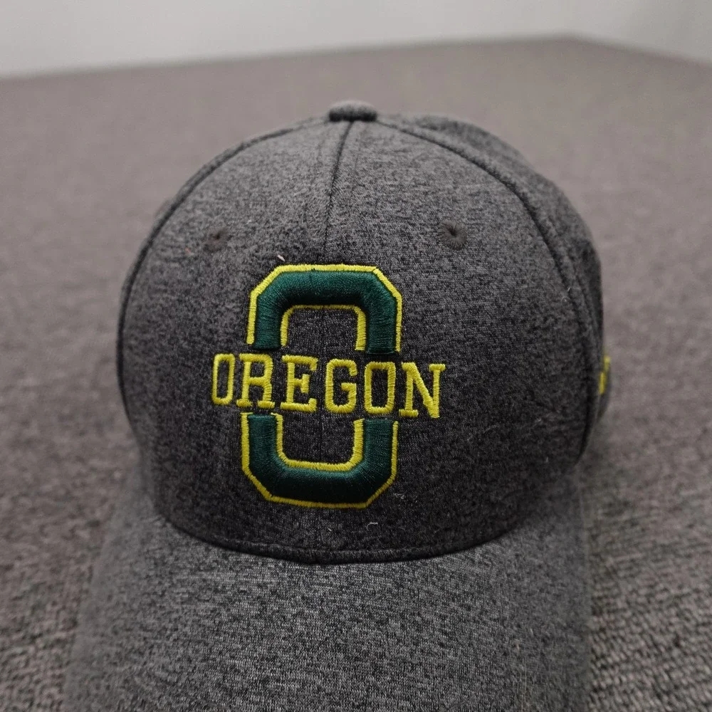 Oregon Ducks Hat Strap Back Mens One Size Gray NCAA Football Top Of The World
